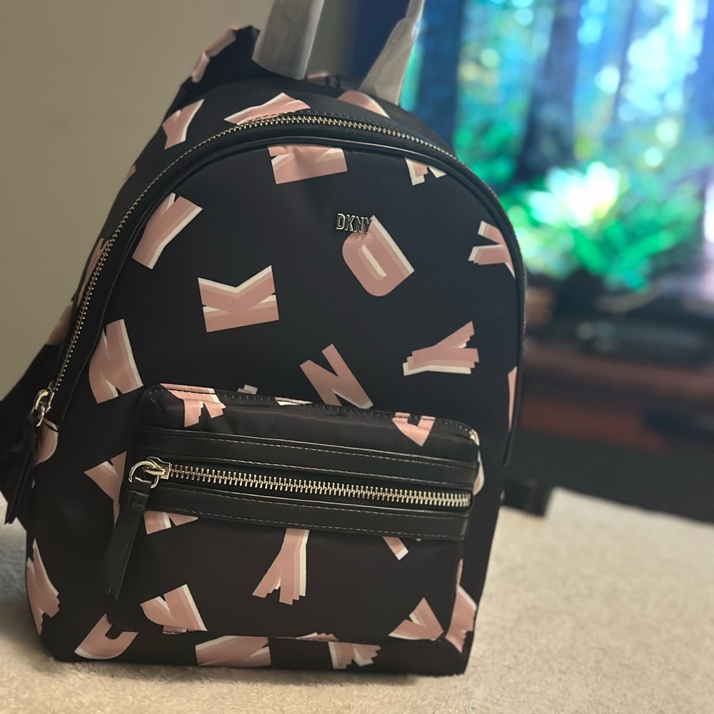 DKNY backpack it’s in new excellent condition